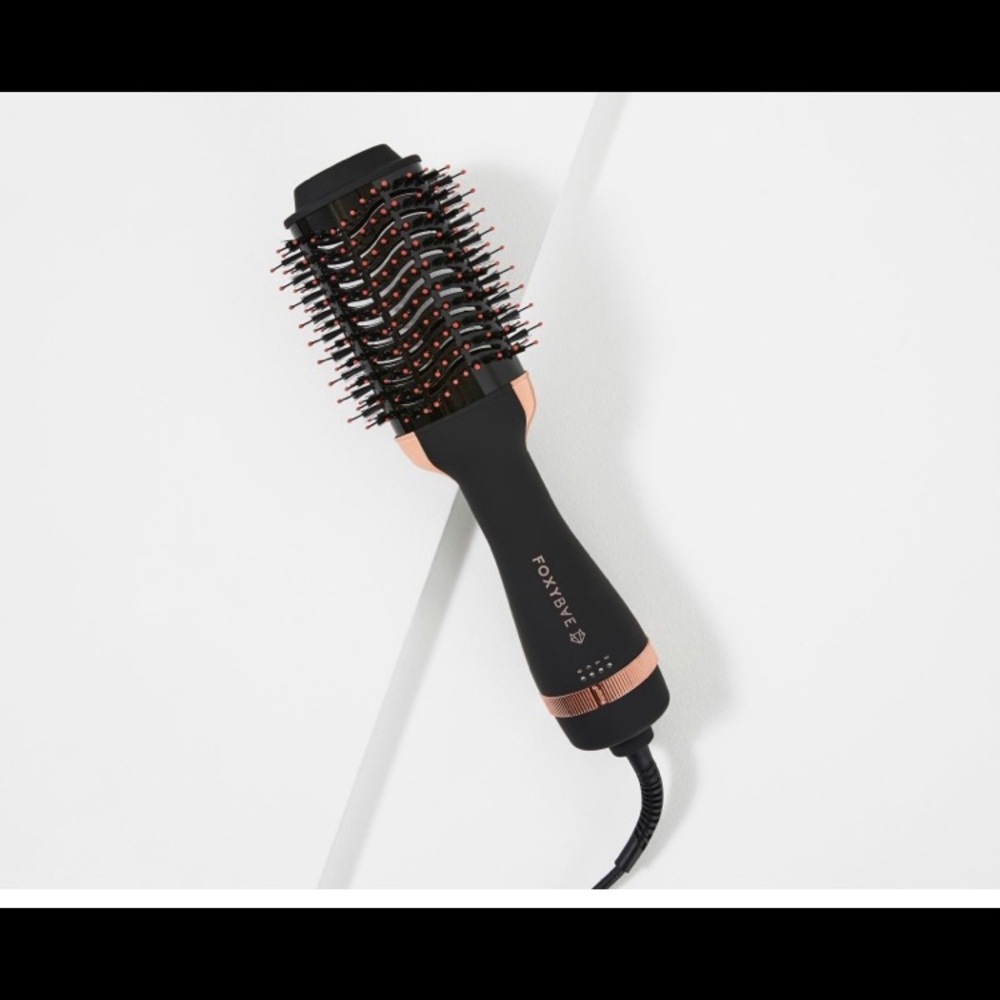 Foxybae rose gold blowout dryer brush